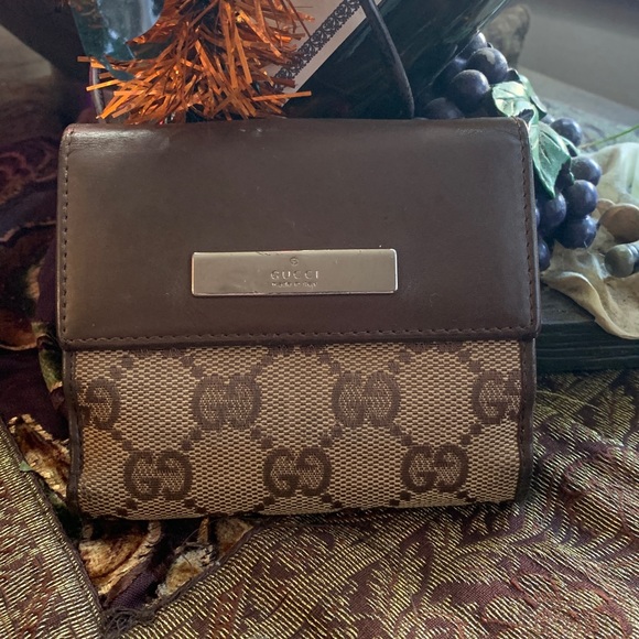 1DAY SALE🔥Authentic GUCCI Monogrammed interlocking GG canv /leather snap wallet - Picture 2 of 16